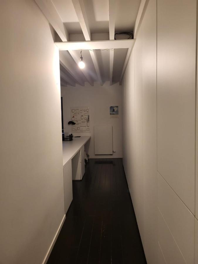 האלה Gezellige Moderne Woning Met Zwemvijver מראה חיצוני תמונה