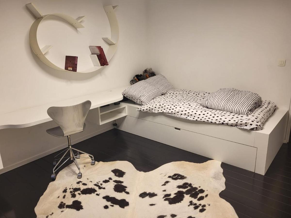 האלה Gezellige Moderne Woning Met Zwemvijver מראה חיצוני תמונה